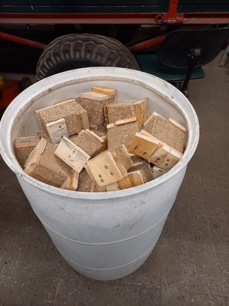 Op maat gezaagde houtblokken voor vuurkorf/kachel, Tuin en Terras, Haardhout, Minder dan 3 m³, Ophalen, Overige houtsoorten, Blokken