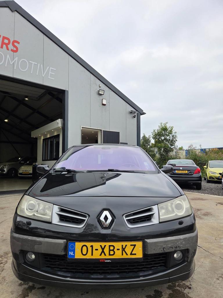 Renault Mégane 2.0-16V Turbo GT, Auto's, Renault, 1998 cc, Stof, Gebruikt, Zwart