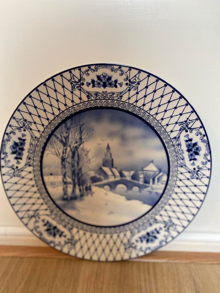 Blauw-wit decoratief bord met winterlandschap, Ophalen of Verzenden