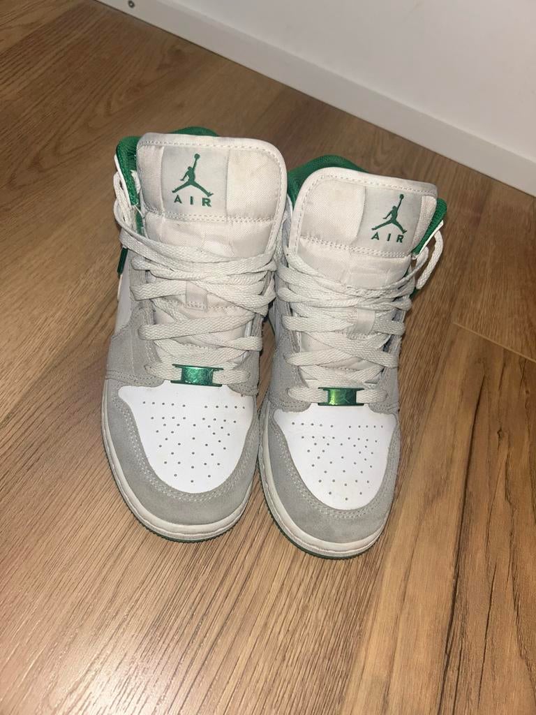 Nike Air Jordan 1 Mid sneakers wit groen, Wit, Ophalen of Verzenden, Sneakers of Gympen, Gedragen