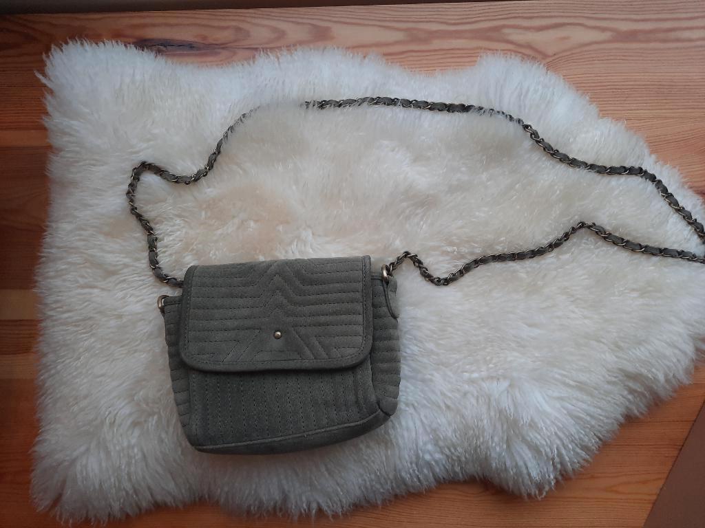 Sissy Boy groen quilted suède schoudertasje ketting strap, Ophalen of Verzenden, Gebruikt, Groen, Schoudertasje