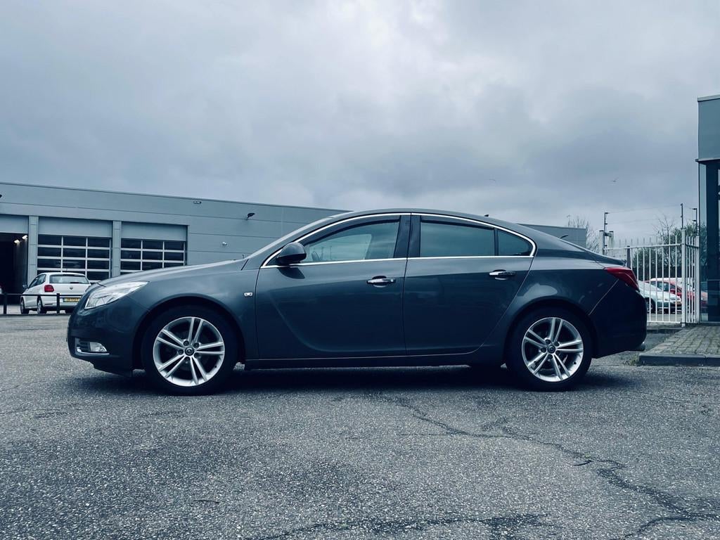 Opel Insignia 1.8 Cosmo|Airco|Stoerverwarming|Navi|Trekhaak|, Euro 5, Gebruikt, Traction-control, 4 cilinders