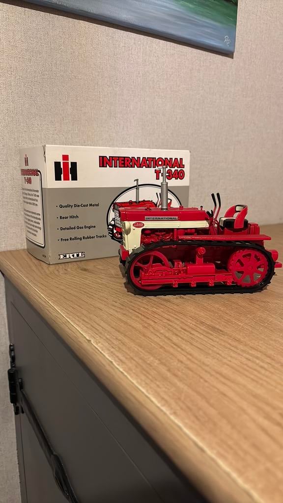 International T-340 rups trekker Ertl 1:16, Overige merken, Ophalen of Verzenden, Zo goed als nieuw, Groter dan 1:32