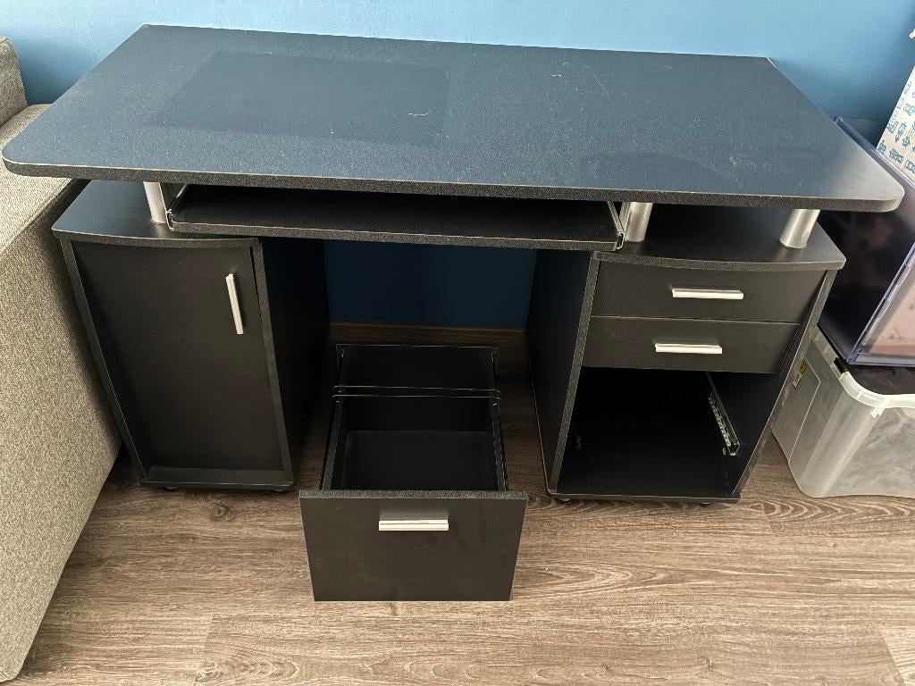 bureau, Gebruikt, Spaanplaat of MDF, Overige merken, Computerbureau