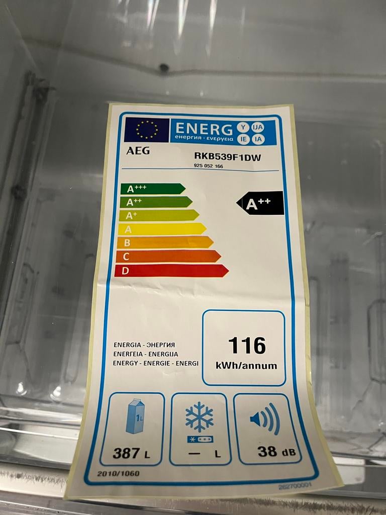 AEG Koelkast RKB539F1DW - Energiezuinig A++, Witgoed en Apparatuur, Koelkasten en IJskasten, Ophalen, Zonder vriesvak, 200 liter of meer