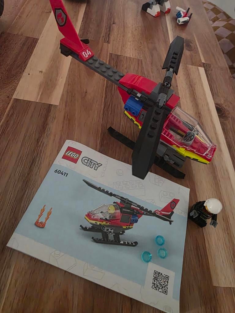 Lego City Helikopter 60411 met minifiguur en handleiding, Ophalen of Verzenden, Zo goed als nieuw, Complete set, Lego