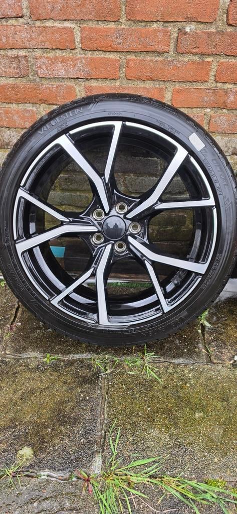 Velgen 17 inch met Vredestein zomerbanden ET 42 215/40R17, Auto-onderdelen, Banden en Velgen, Ophalen, 215 mm, Banden en Velgen
