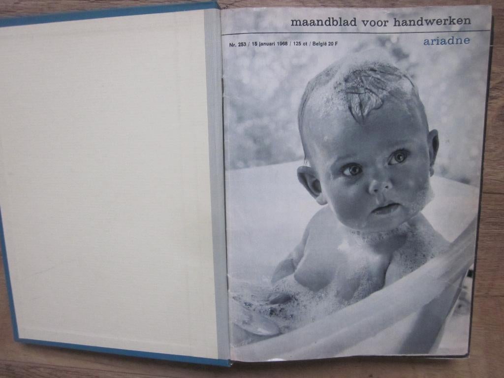Ariadne Maandblad voor Handwerken jaargang 1968 11 bladen, Ophalen of Verzenden, Zo goed als nieuw, Handborduren, Patroon