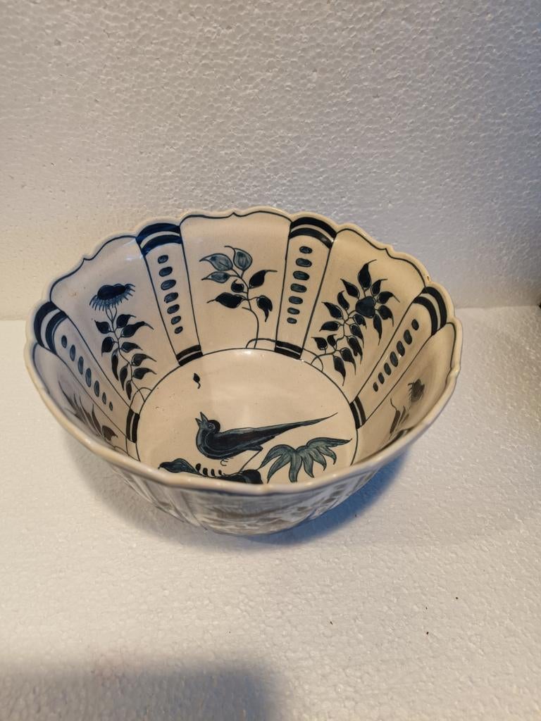 Grote Makkum Blauw/Witte Kraaikom met Vogeldecoratie, Antiek en Kunst, Ophalen of Verzenden
