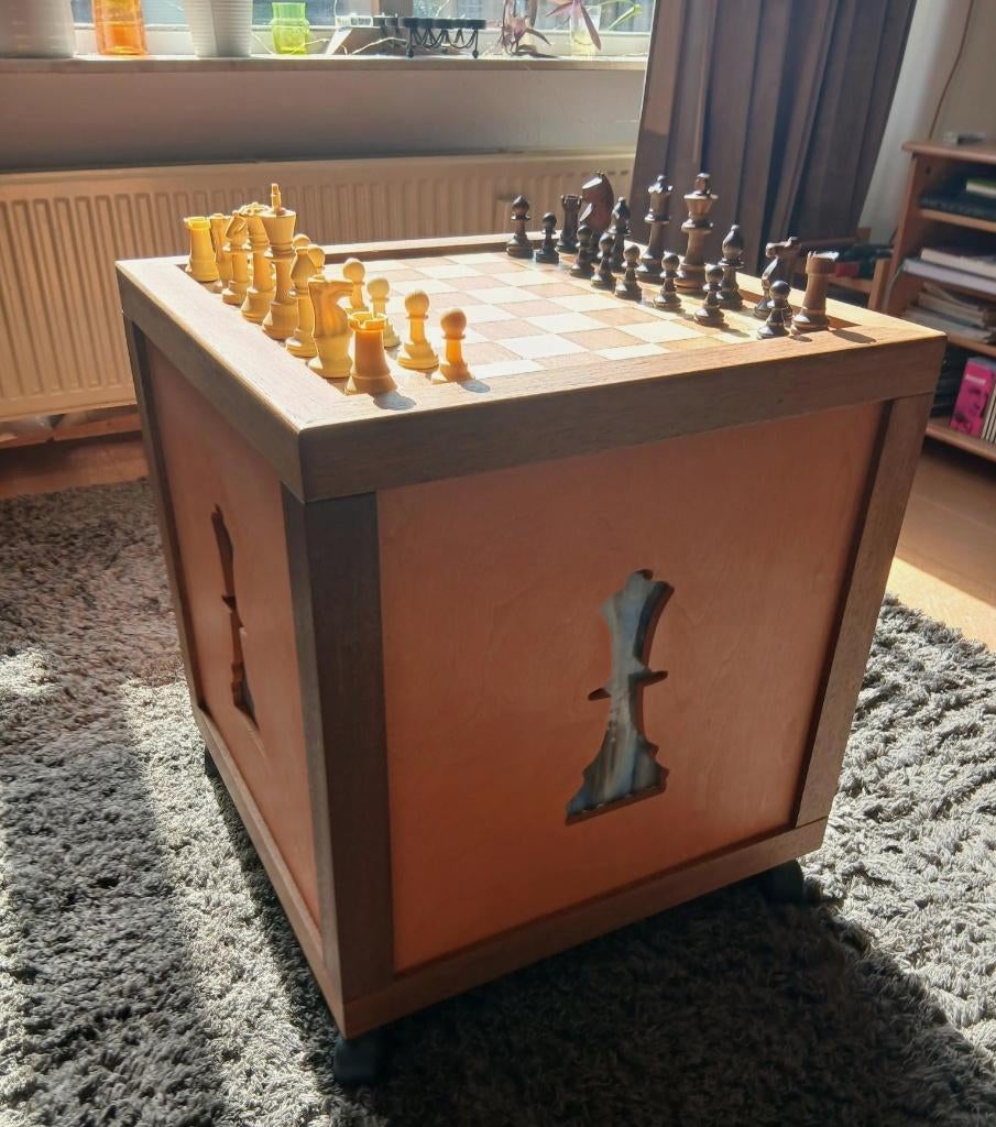 Schaaktafel met lamp, Ophalen