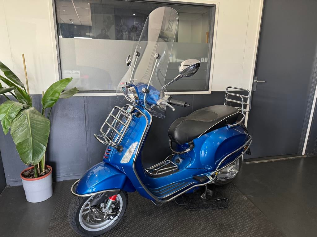 Vespa Sprint snor nieuwstaat!! 4.900 km!!, Ophalen of Verzenden, Zo goed als nieuw, Benzine, Overige modellen