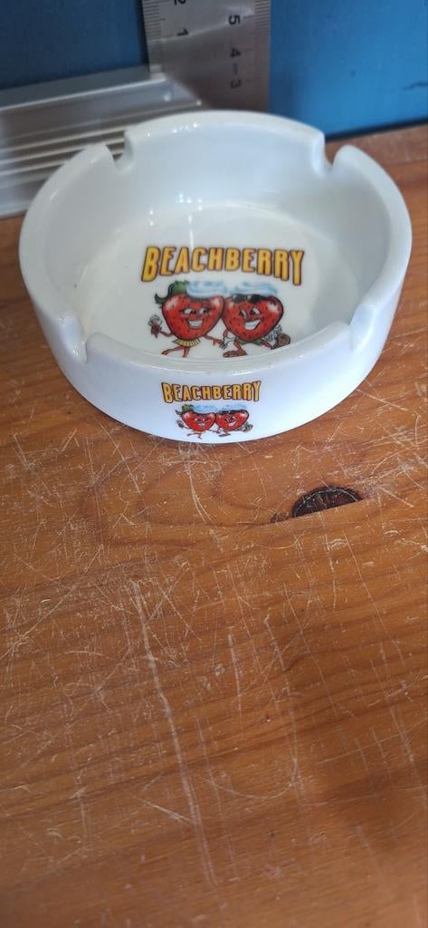 Beachberry asbak (31025), Verzamelen, Merken en Reclamevoorwerpen, Gebruiksvoorwerp, ., Ophalen of Verzenden, Zo goed als nieuw