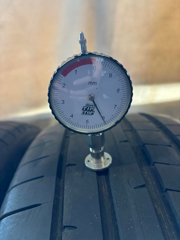 Diverse Sets 235-55-19 2 of 4 stuks A-Merken Zomerbanden, Gebruikt, 235 mm, Band(en), Personenwagen