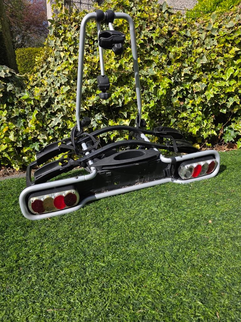 Thule Fietsendrager voor 2 fietsen met afneembare trekhaak, Ophalen, Gebruikt, 2 fietsen, Trekhaakdrager