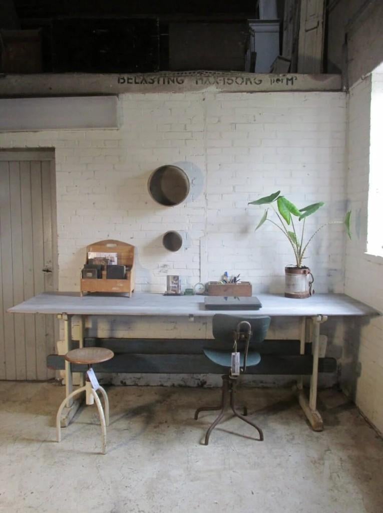 Hoge tafel 279cm lang demontabel oude verf grenen uniek, Ophalen, Gebruikt, N/a, N/a