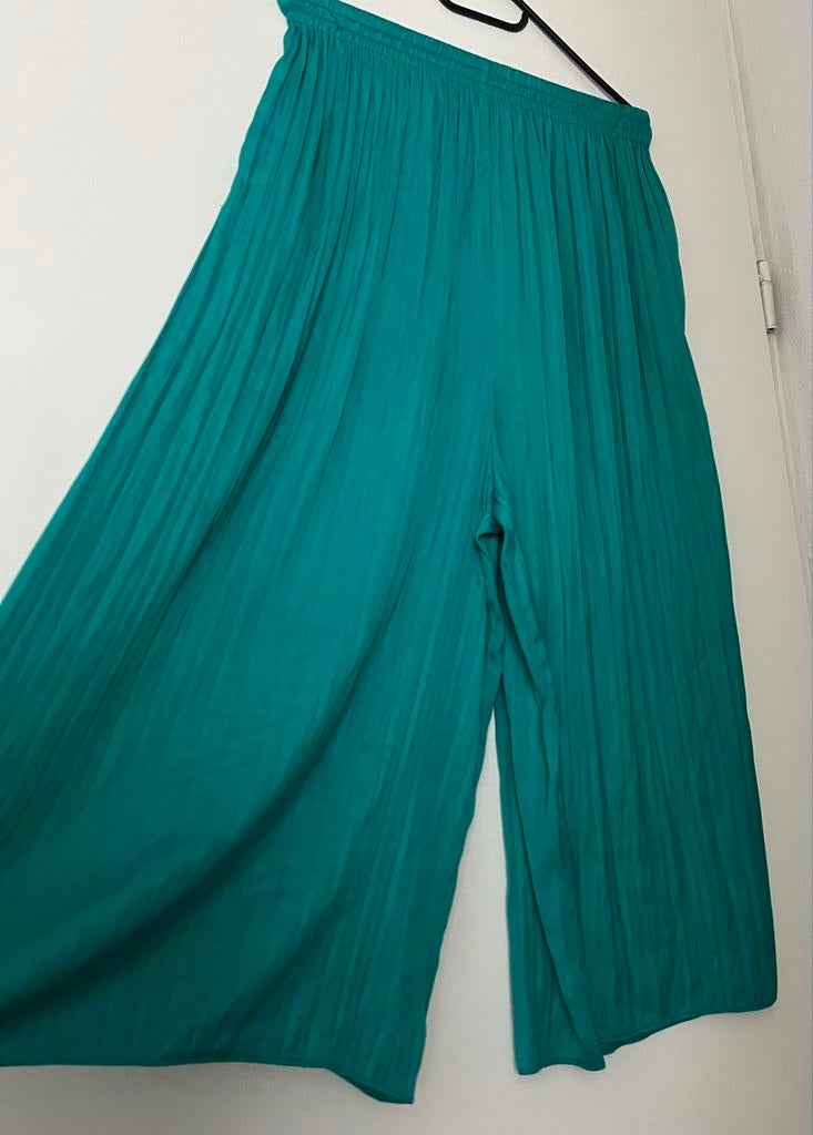Turquoise geplooide palazzo broek maat XS (nieuw), Ophalen of Verzenden, Nieuw, Groen