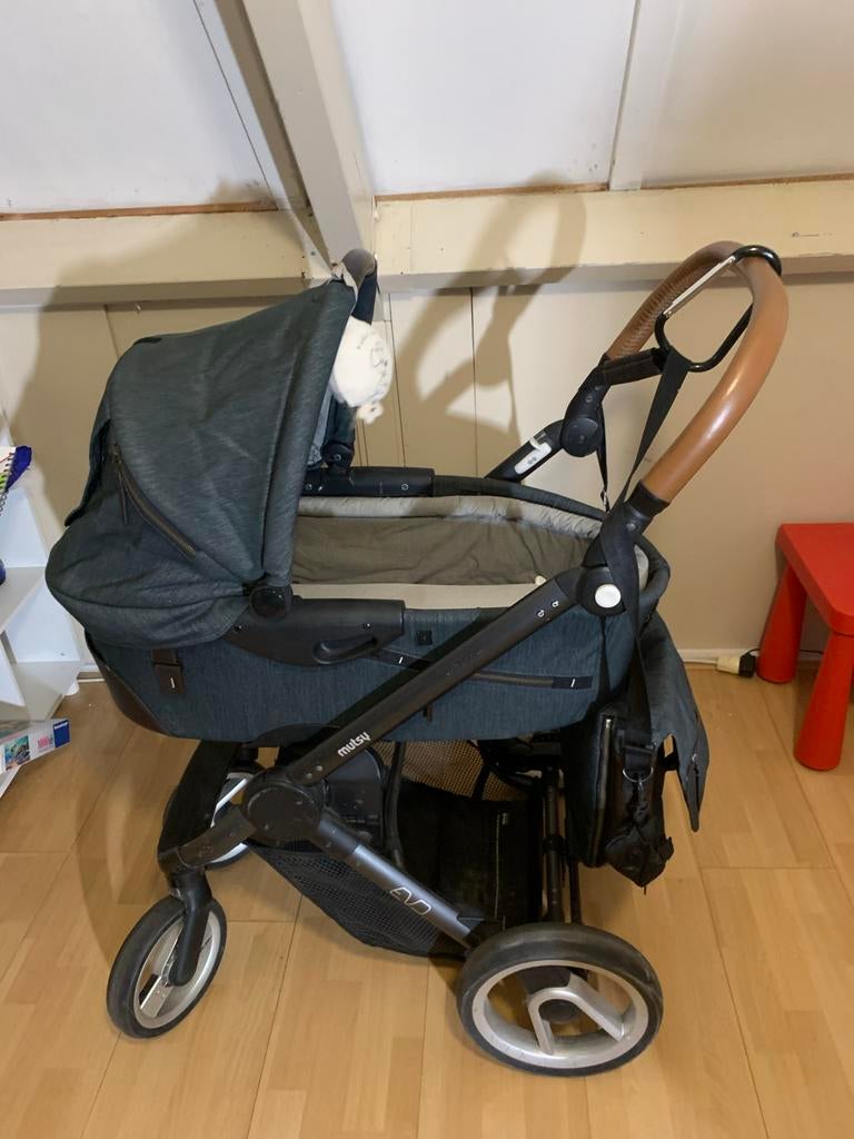 Mutsy EVO wandelwagen, buggy en vele extra’s, Kinderen en Baby's, Kinderwagens en Combinaties, Gebruikt, Mutsy, Verstelbare duwstang