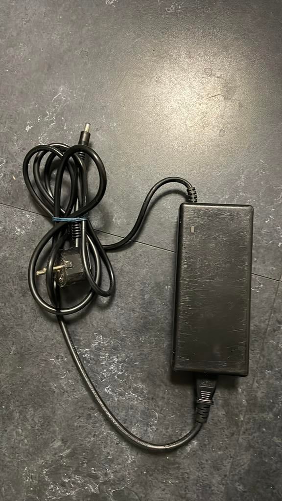 fietsacculader, Fietsen en Brommers, Fietsaccessoires | Fietsaccu's, Ophalen, Gebruikt