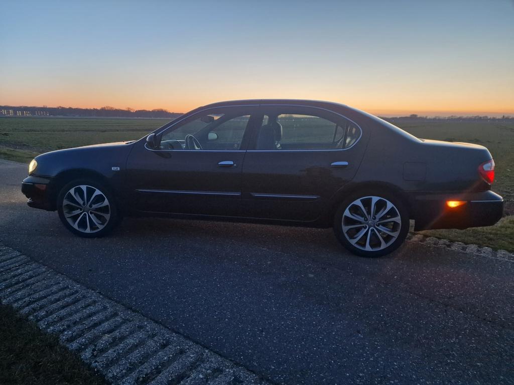 Nissan Maxima (QX) 3.0 V6 AUT 2003 Zwart / TELNR: 0619620860, Auto's, Nissan, 700 kg, Zwart, 75 €/maand, Particulier