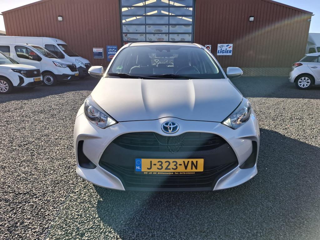 Toyota Yaris YARIS 1.5 HYBRID ACTIVE (bj 2020, automaat), Auto's, Gebruikt, Zwart, Met garantie (alle), 49 €/maand