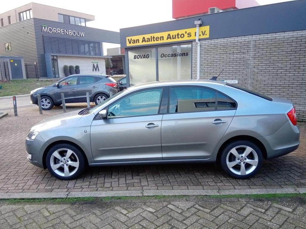 Skoda Rapid 1.2 TSI Greentech Ambition Businessline Plus, Voorwielaandrijving, Gebruikt, Zwart, 4 cilinders