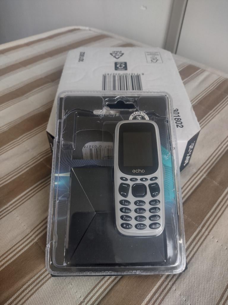 ECHO GSM Nieuwe Mobiele Telefoon - Simpel en Compact, Telecommunicatie, Mobiele telefoons | Overige merken, Geen camera, Nieuw