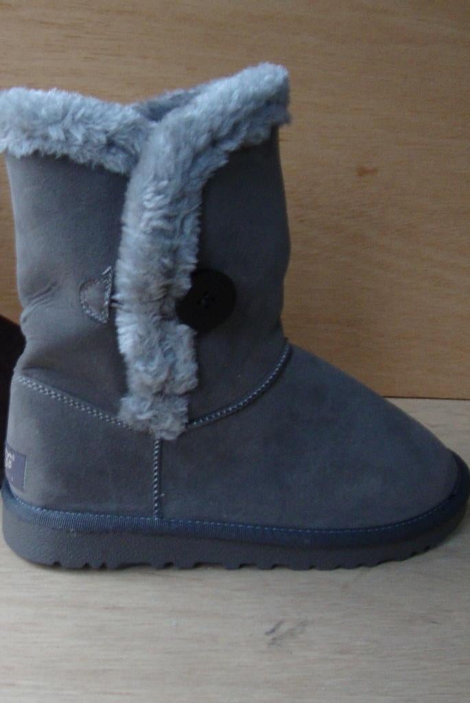 dameslaarzen grijs in maat 37 - nieuw / ongedragen, Lage of Enkellaarzen, Nieuw, Ophalen of Verzenden, Grijs