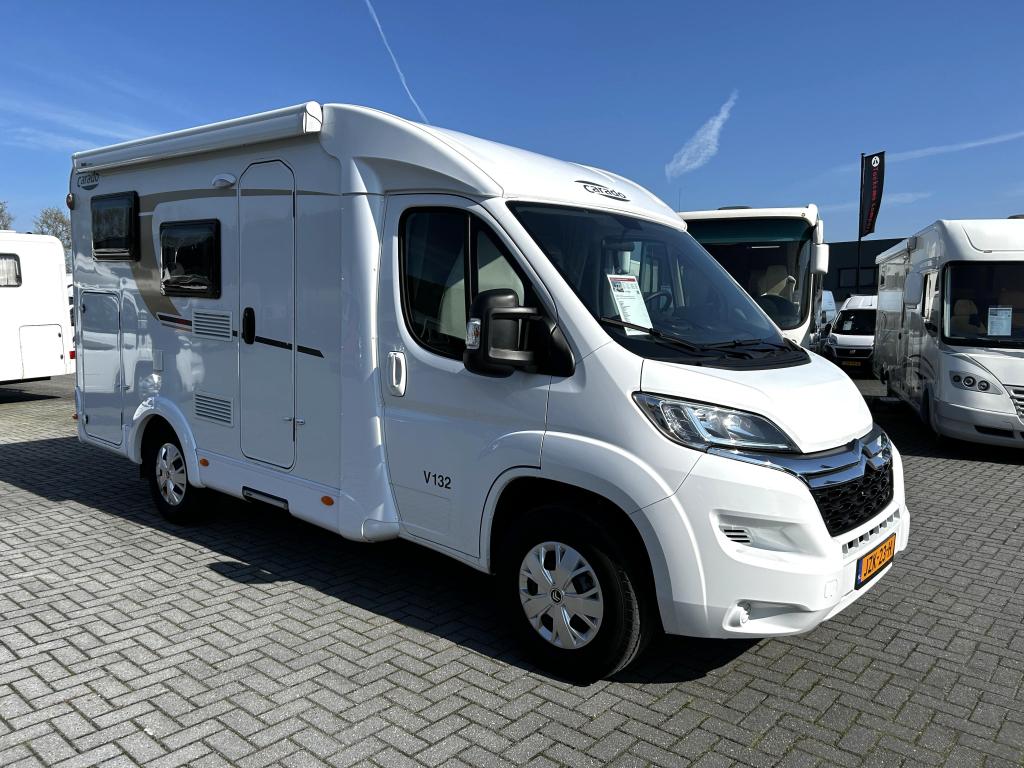 Carado V 132 Dwarsbed/5.95M/euro-6/xl-garage/compact, Caravans en Kamperen, Campers, Bedrijf, Tot en met 3, 5 tot 6 meter, Carado
