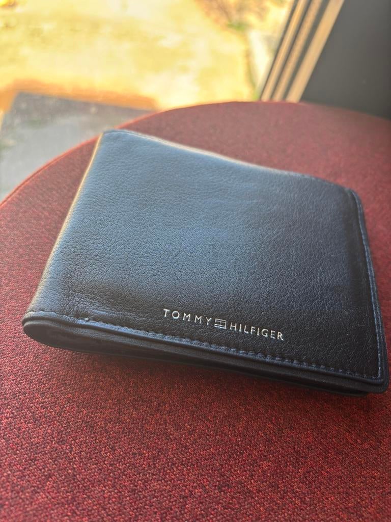 Tommy Hilfiger Portemonnee, Sieraden, Tassen en Uiterlijk, Portemonnees, Ophalen of Verzenden, Zo goed als nieuw, Zwart, Leer