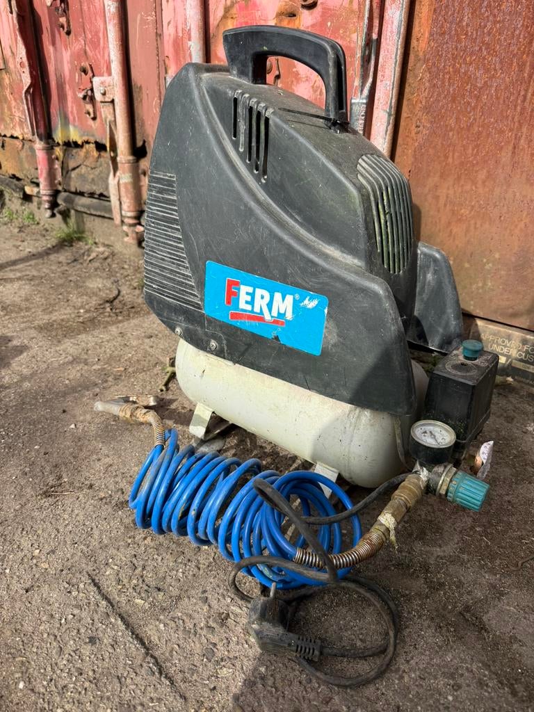 Compressor - FERM, Doe-het-zelf en Verbouw, Ophalen, Gebruikt, 6 tot 10 bar, Minder dan 200 liter/min