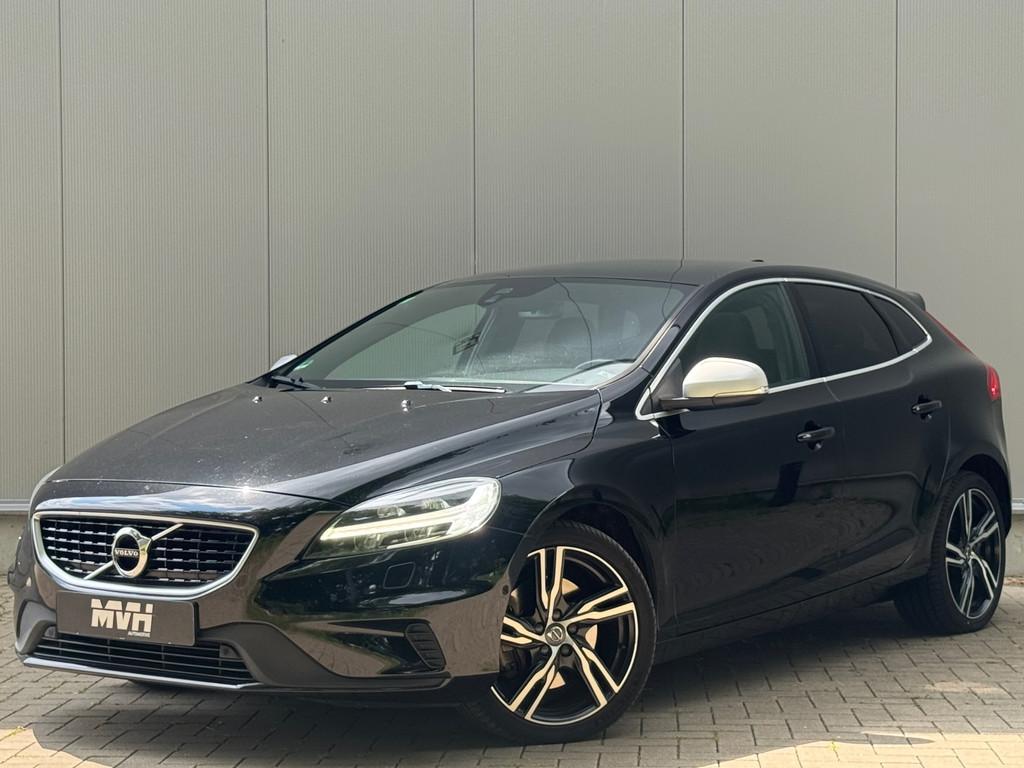 Volvo V40 1.5 T3 Polar+ Sport - R-Design - Panorama - Automa, 4 cilinders, 700 kg, Zwart, Origineel Nederlands