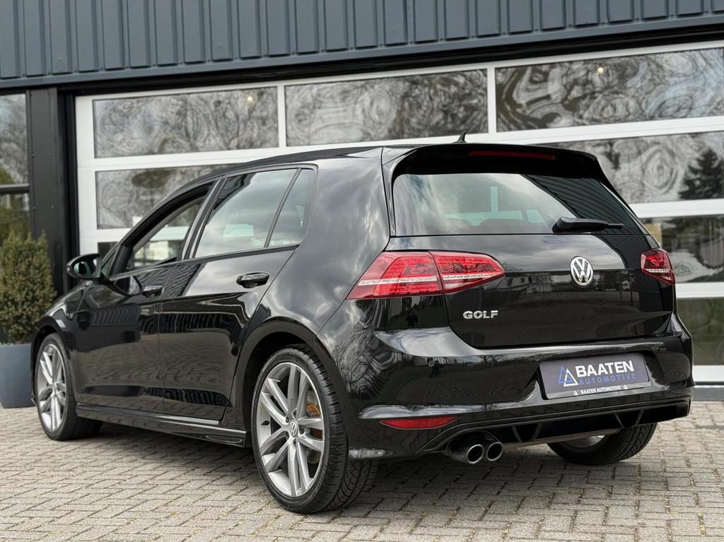Volkswagen Golf 1.4 TSI R-line|DSG|Camera|Carplay|Massage, Auto's, 4 cilinders, 150 pk, Leder en Stof, Zwart