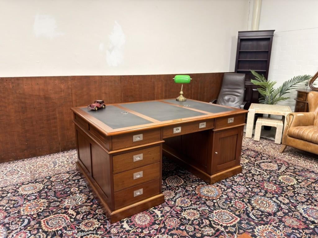 Groot Klassiek Engels Chesterfield Bureau Partnerdesk, Antiek en Kunst, Ophalen