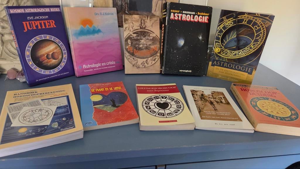 10 Astrologie boeken in 1 koop, Ophalen of Verzenden, Astrologie, Achtergrond en Informatie