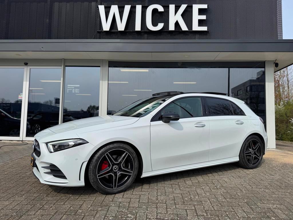 Mercedes-Benz A-klasse 180 AMG 2021 Panorama Sfeerver. Memor, 136 pk, Gebruikt, 4 cilinders, Wit