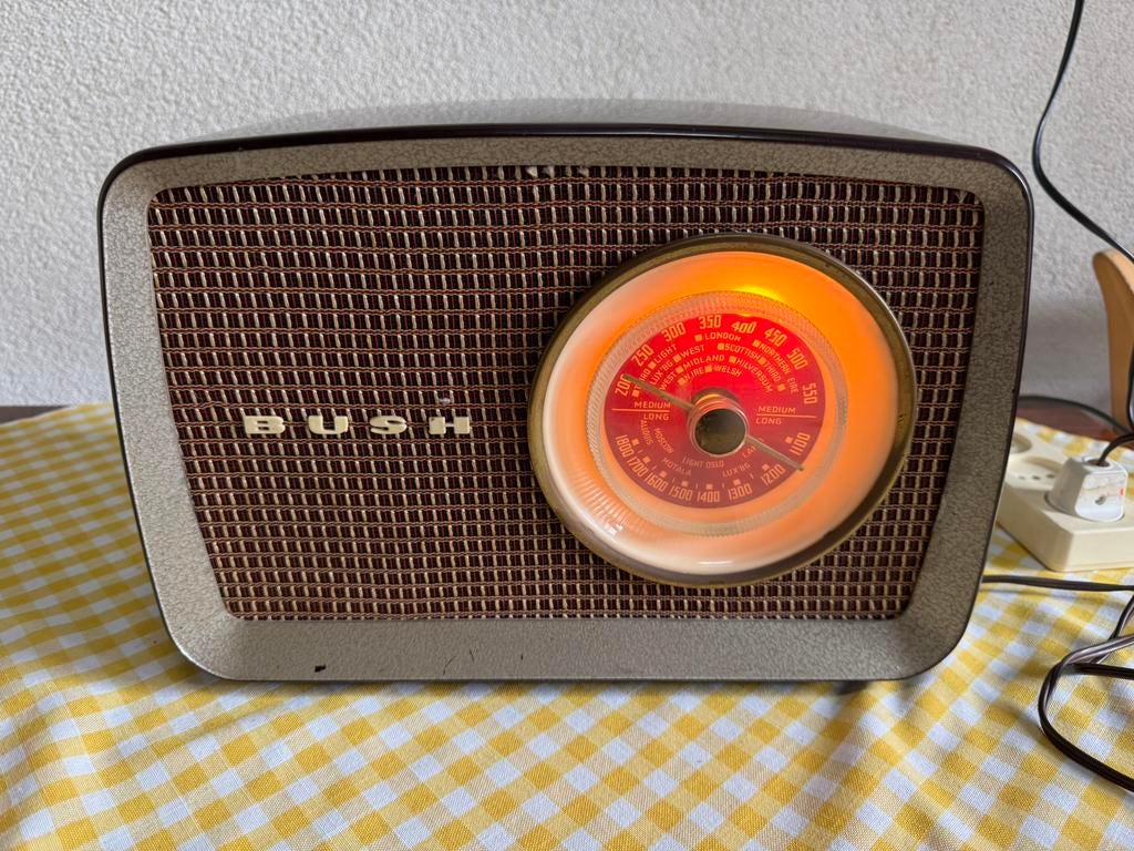 Oude lampen radio bush 1957/58 spelend vaste pr ophalen, Antiek en Kunst, Ophalen