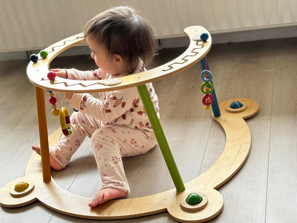 Vintage houten looprek voor eerste stapjes, Kinderen en Baby's, Ophalen, Gebruikt, Overige typen, Met wieltjes