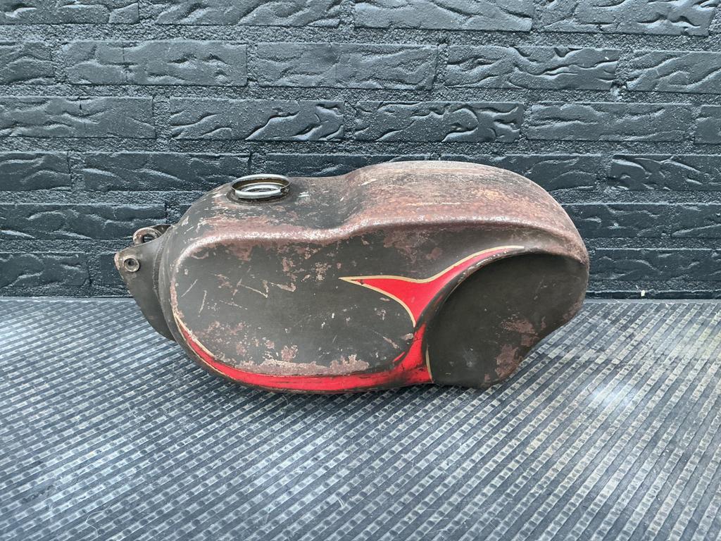 DESIGN TANK IZGST ITALIAAN TESTI NEGERINI BENELLI TANSINI, Ophalen of Verzenden, Zo goed als nieuw, Tank, Overige merken