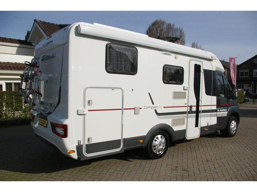 Adria Compact PLUS SL Automaat, Enkele bedden., Caravans en Kamperen, Campers, Automaat, Reservewiel, Koelkast, Ringverwarming