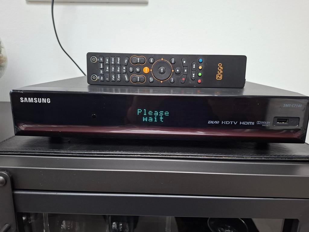 Samsung SMT-C7140 10 euro Ziggo DVR HDTV HDMI Decoder, Audio, Tv en Foto, Decoders en Harddiskrecorders, Ophalen, Gebruikt, Harddiskrecorder