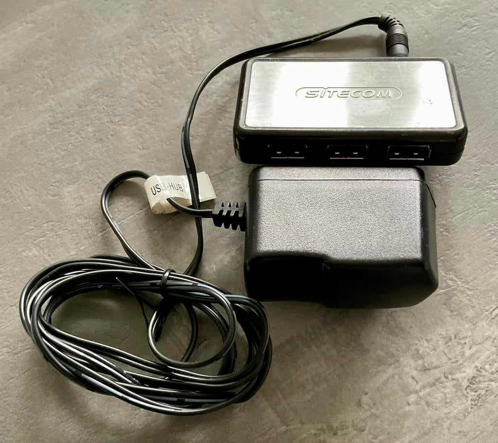 USB hub, Computers en Software, Ophalen of Verzenden, Zo goed als nieuw, USB-hub, Laptop