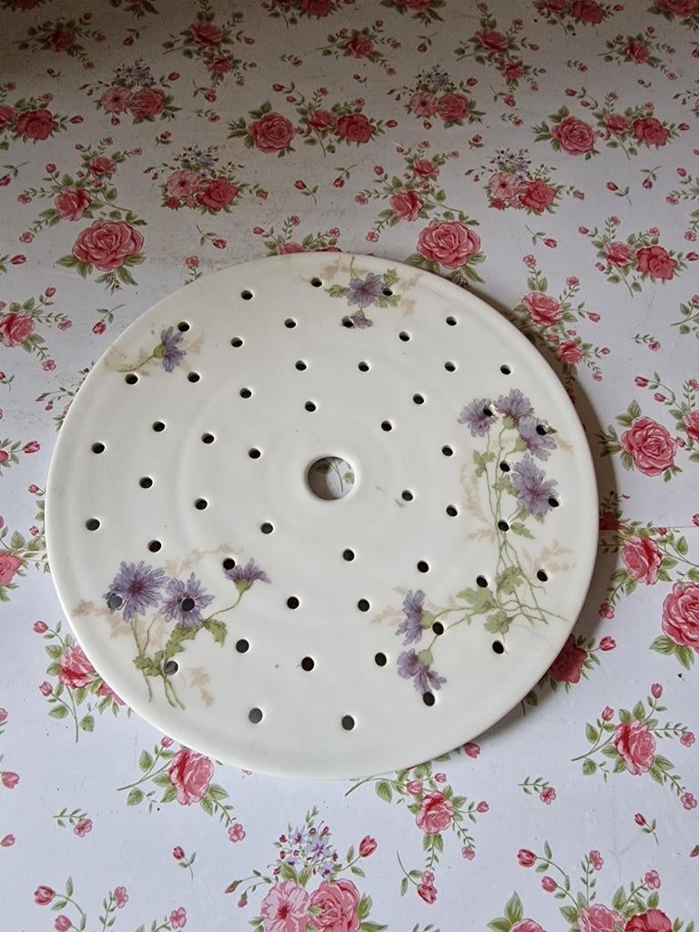 Oude porseleinen treef lila bloemen, Ophalen of Verzenden