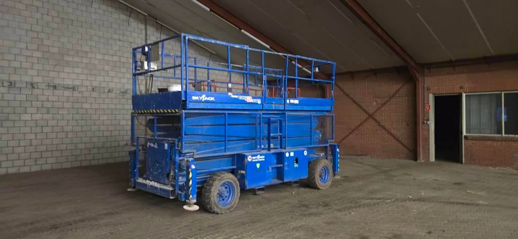 Skyjack SJ 9250 schaarhoogwerker 4x4 diesel Skyjack