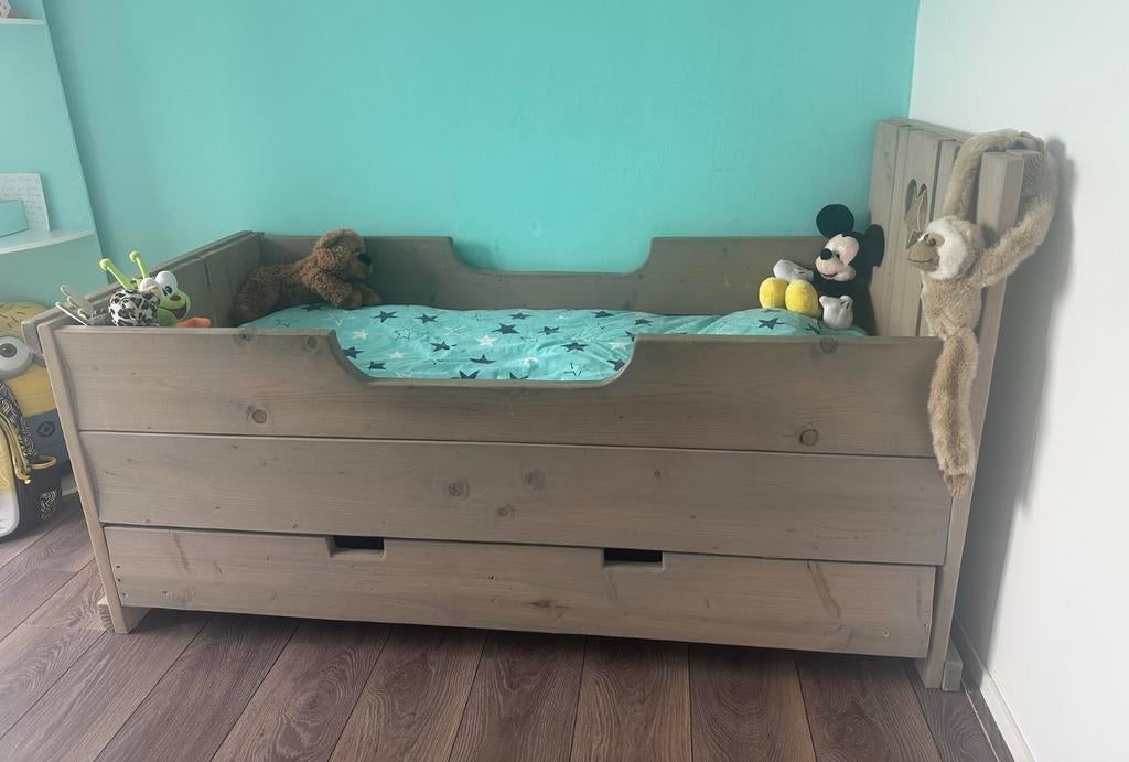 Peuterbed van steigerhout, Gebruikt, 70 tot 85 cm, Matras, 140 tot 160 cm
