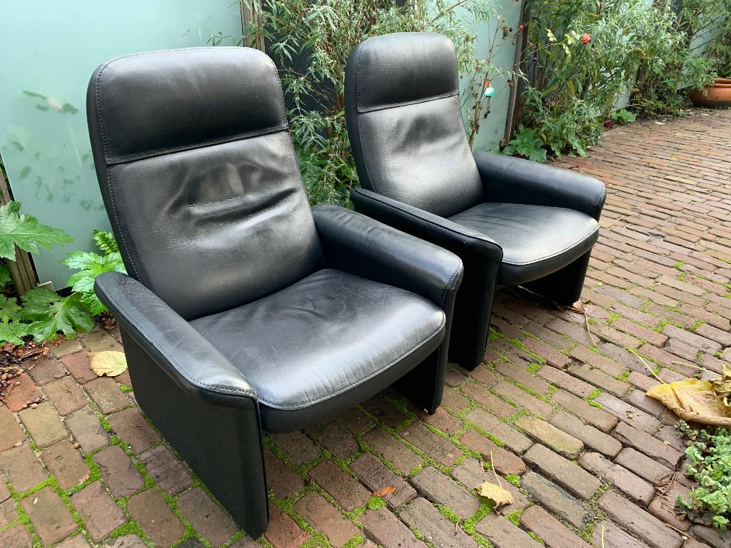 2x Desede DS55 Zwart leer nieuwstaat robuust Neckleder, Huis en Inrichting, Fauteuils, Ophalen, Mancave robuust Neckleder Klassiek tijdloos