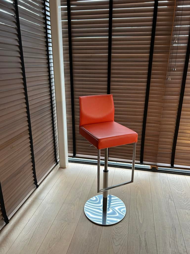 KFF design krukken 2x, Huis en Inrichting, 2 krukken, Ophalen, Zo goed als nieuw, 60 tot 90 cm