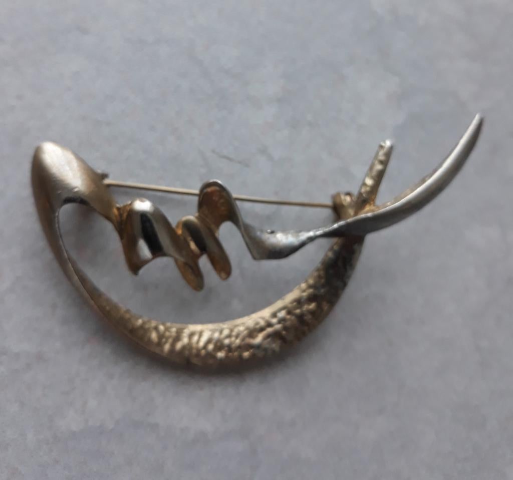 Bijzondere oude broche, Ophalen of Verzenden, Overige materialen, Broche