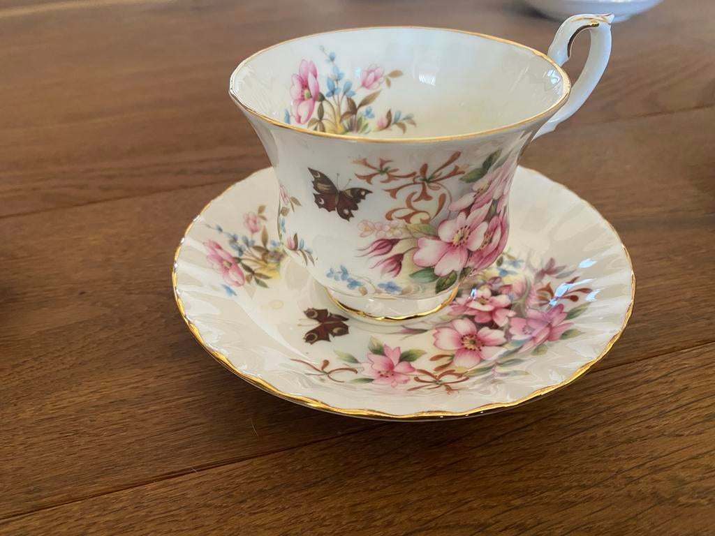 Vintage Bone China High Tea set - 16 kop en schotels, Antiek en Kunst, Antiek | Porselein, Ophalen of Verzenden