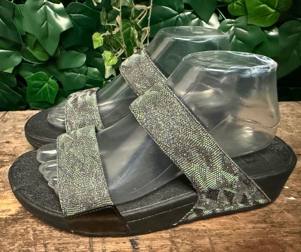 gewoon Nieuwe prachtige slippers van Fitflop maat 39, Zwart, Nieuw, Ophalen of Verzenden, Fitflop