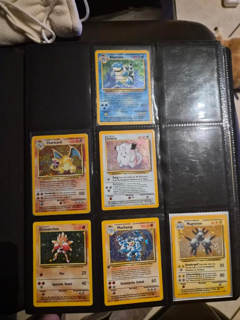 Base set nederlands quasi volledig (97/102 kaarten), Ophalen of Verzenden, Gebruikt, Meerdere kaarten, Foil